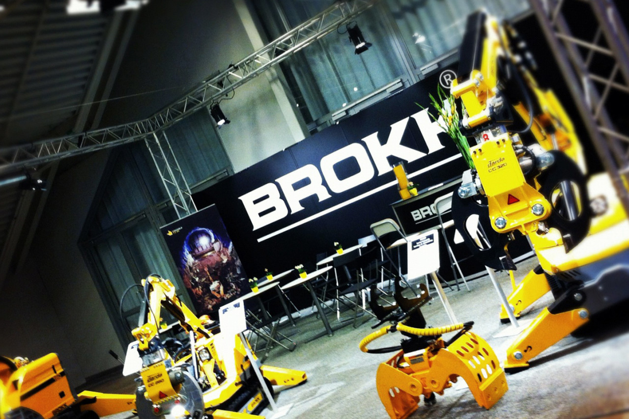 Brokk w Cuatro Torres w MadrycieDemcon, Infracity Stockholm, Szwecja