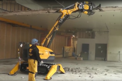 Brokk 280 i kruszarka Darda CC520 doskonale do siebie pasują!